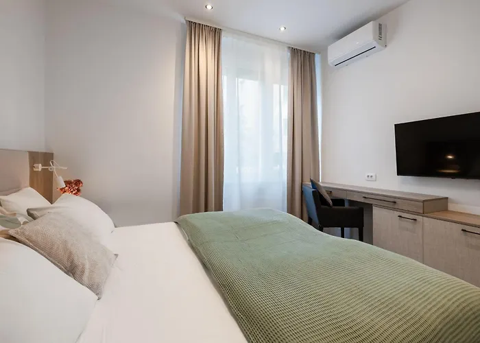 Apartman Gabi- New , 5 Min Walk From Diocletian S Palace
