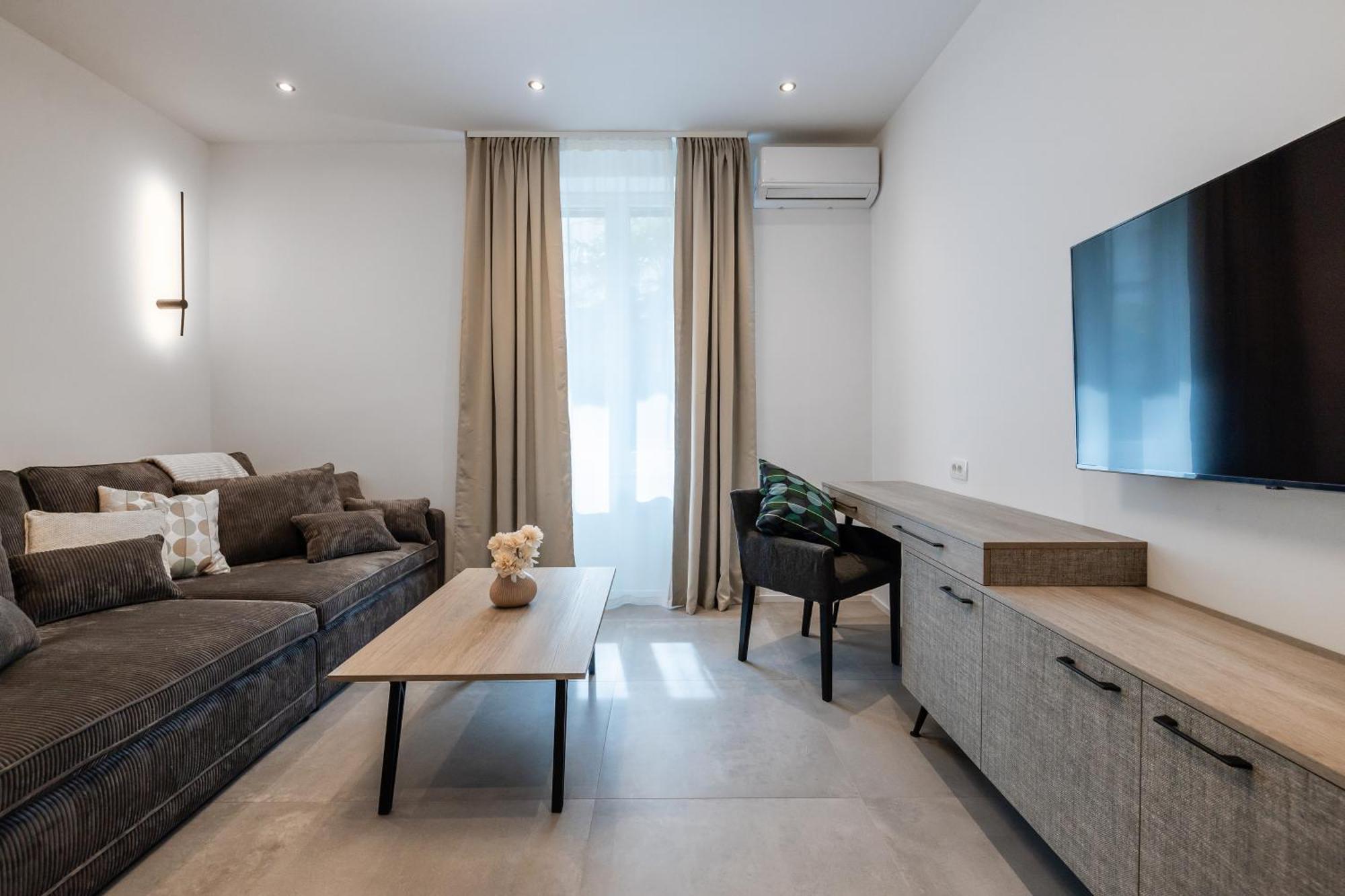 Apartment Gabi- New , 5 Min Walk From Diocletian S Palace Split